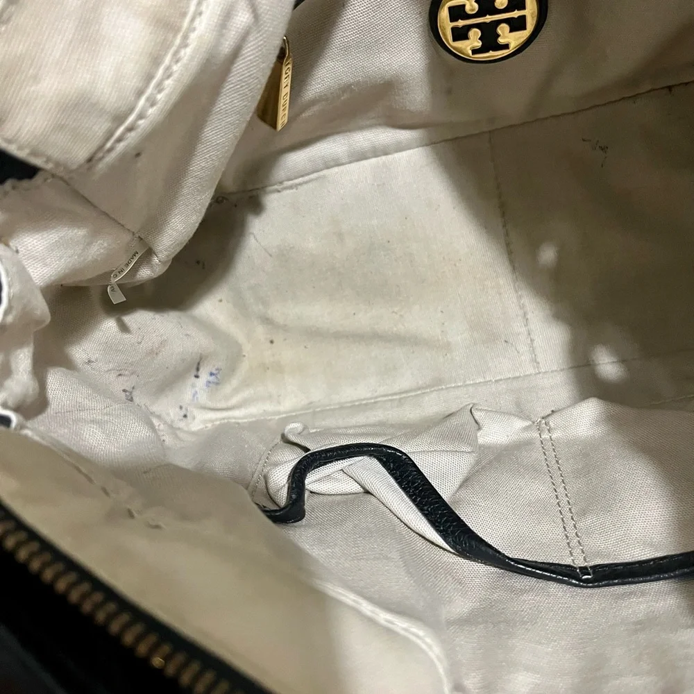 Tory Burch pebble grain leather bag w/ removable strap - Picture 8 of 16